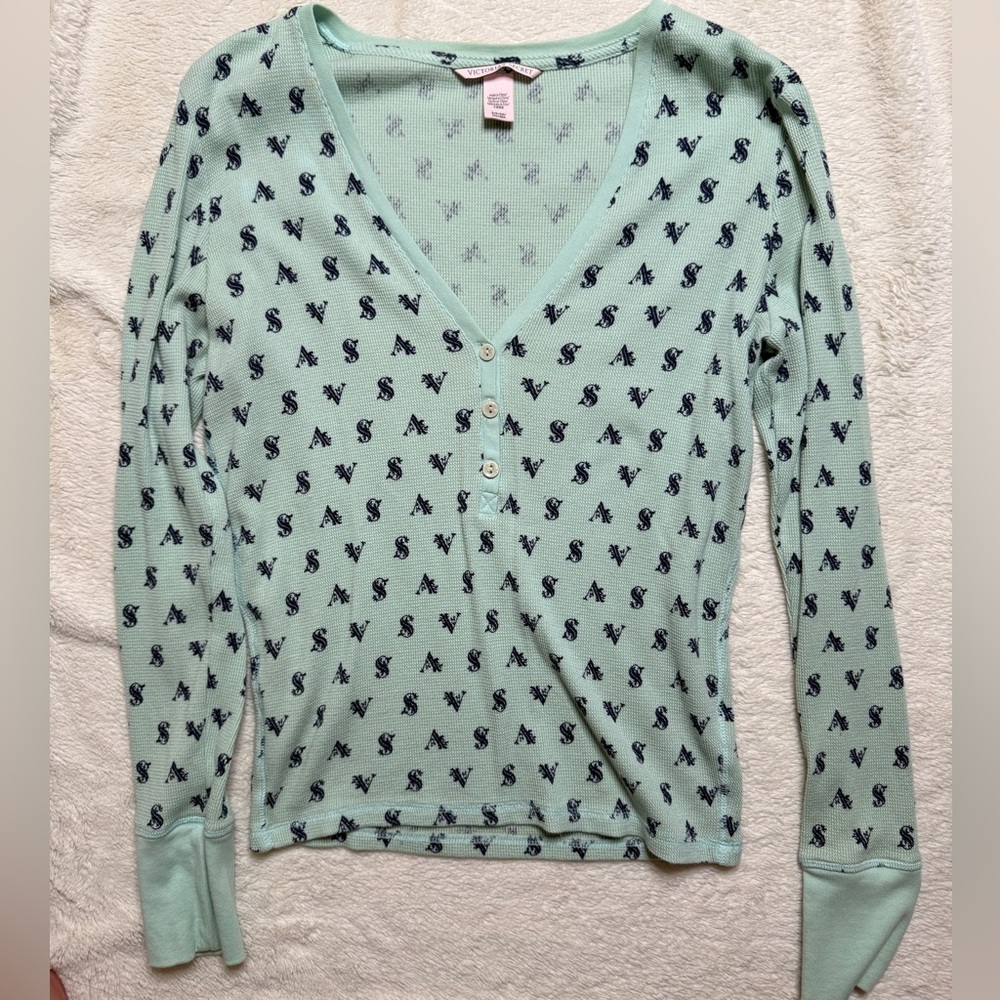 Victoria’s Secret top